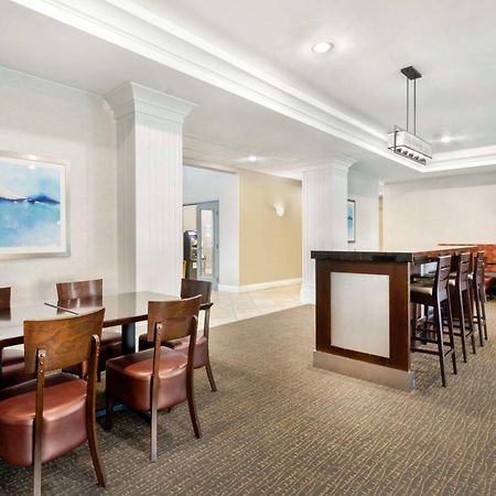 Best Western Plus Appleton Airport Mall Hotel Extérieur photo