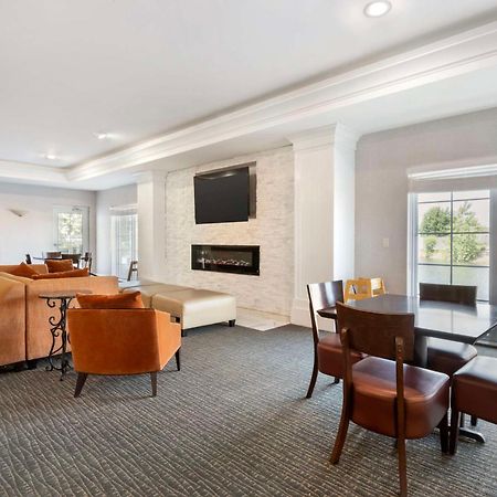 Best Western Plus Appleton Airport Mall Hotel Extérieur photo