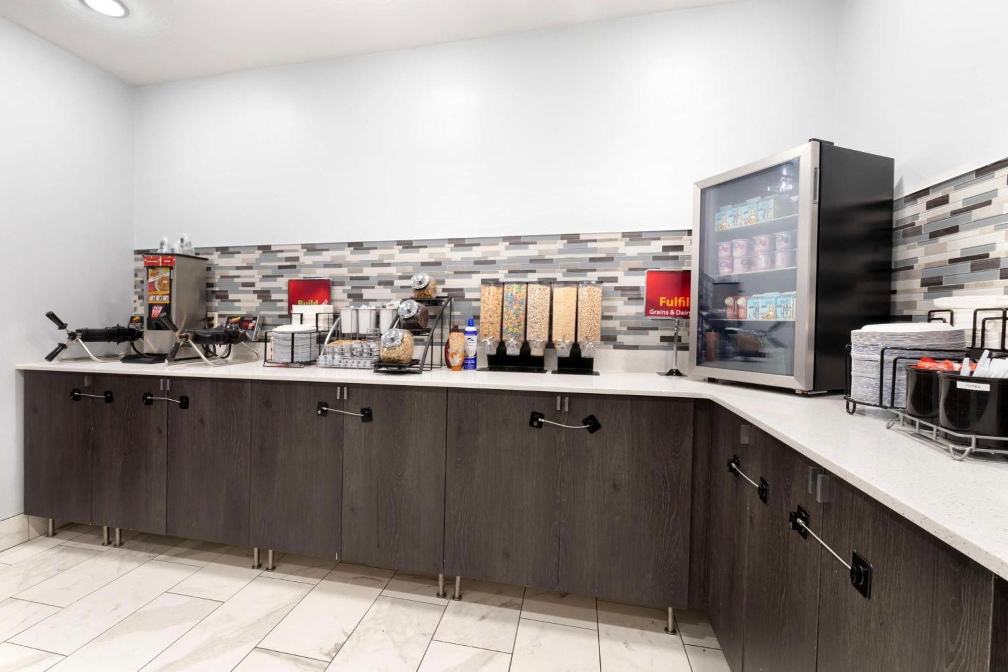 Best Western Plus Appleton Airport Mall Hotel Extérieur photo