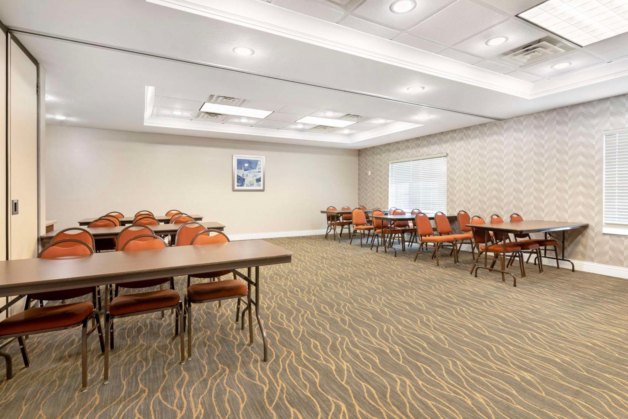 Best Western Plus Appleton Airport Mall Hotel Extérieur photo