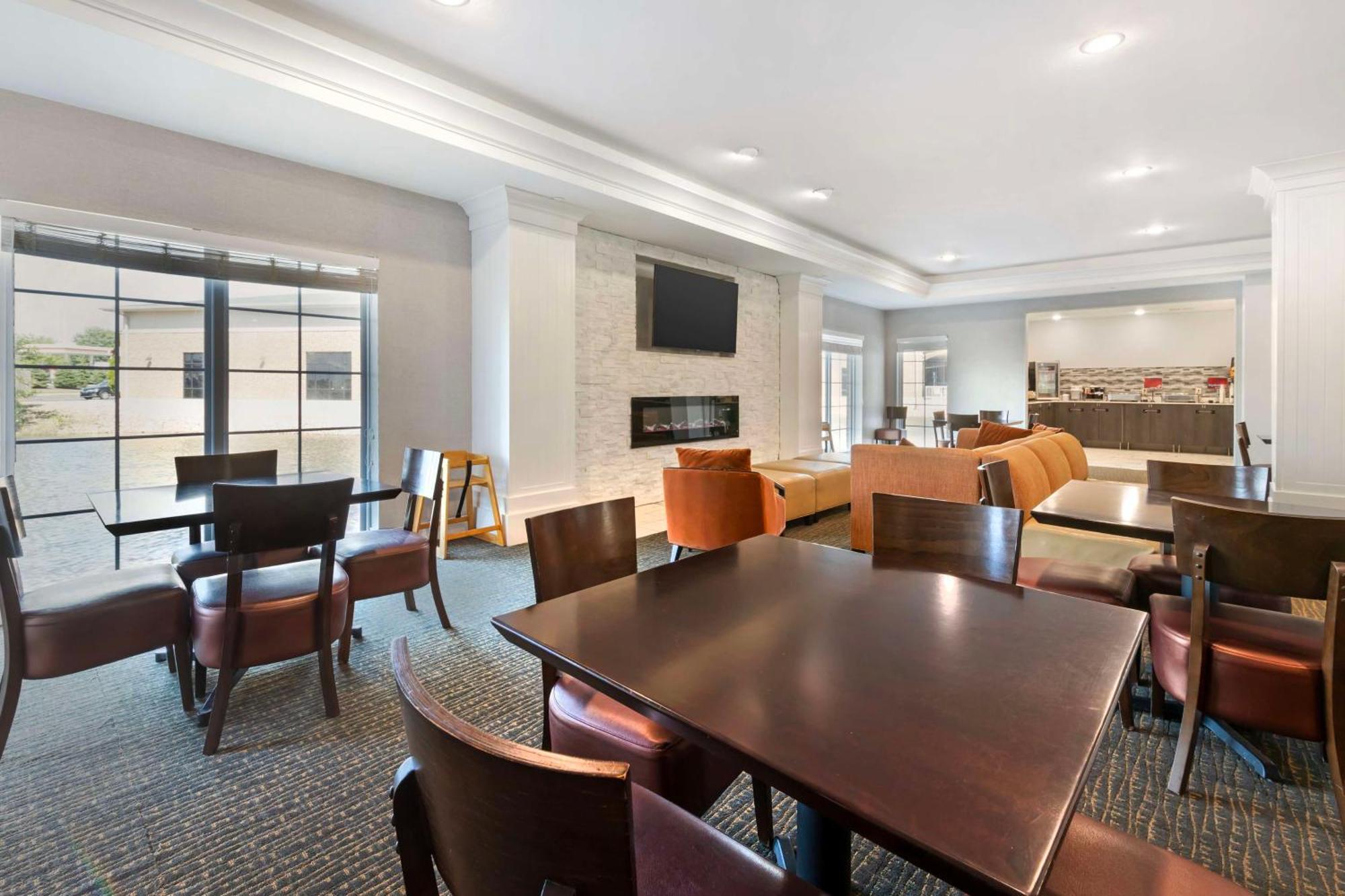 Best Western Plus Appleton Airport Mall Hotel Extérieur photo