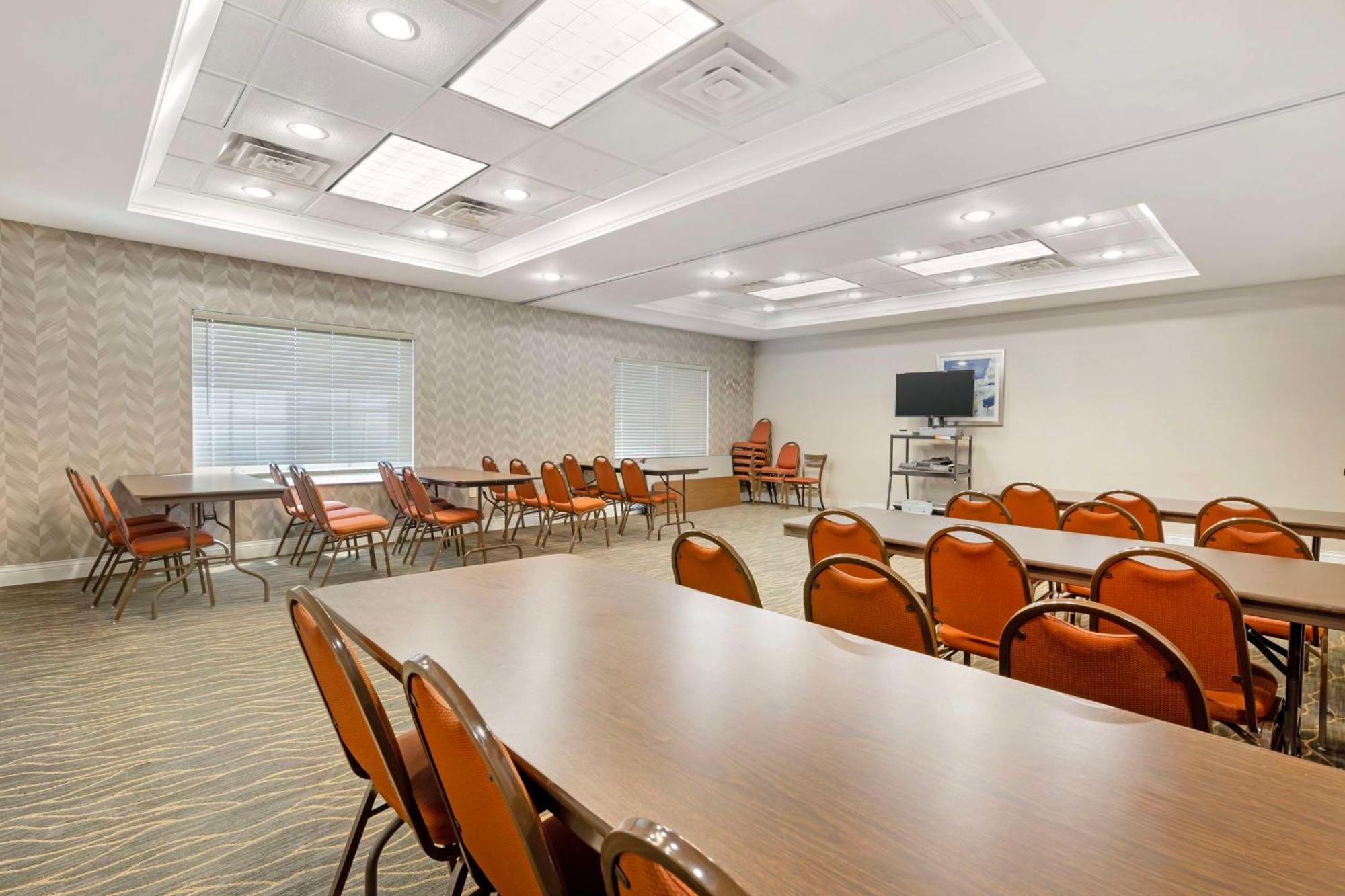 Best Western Plus Appleton Airport Mall Hotel Extérieur photo