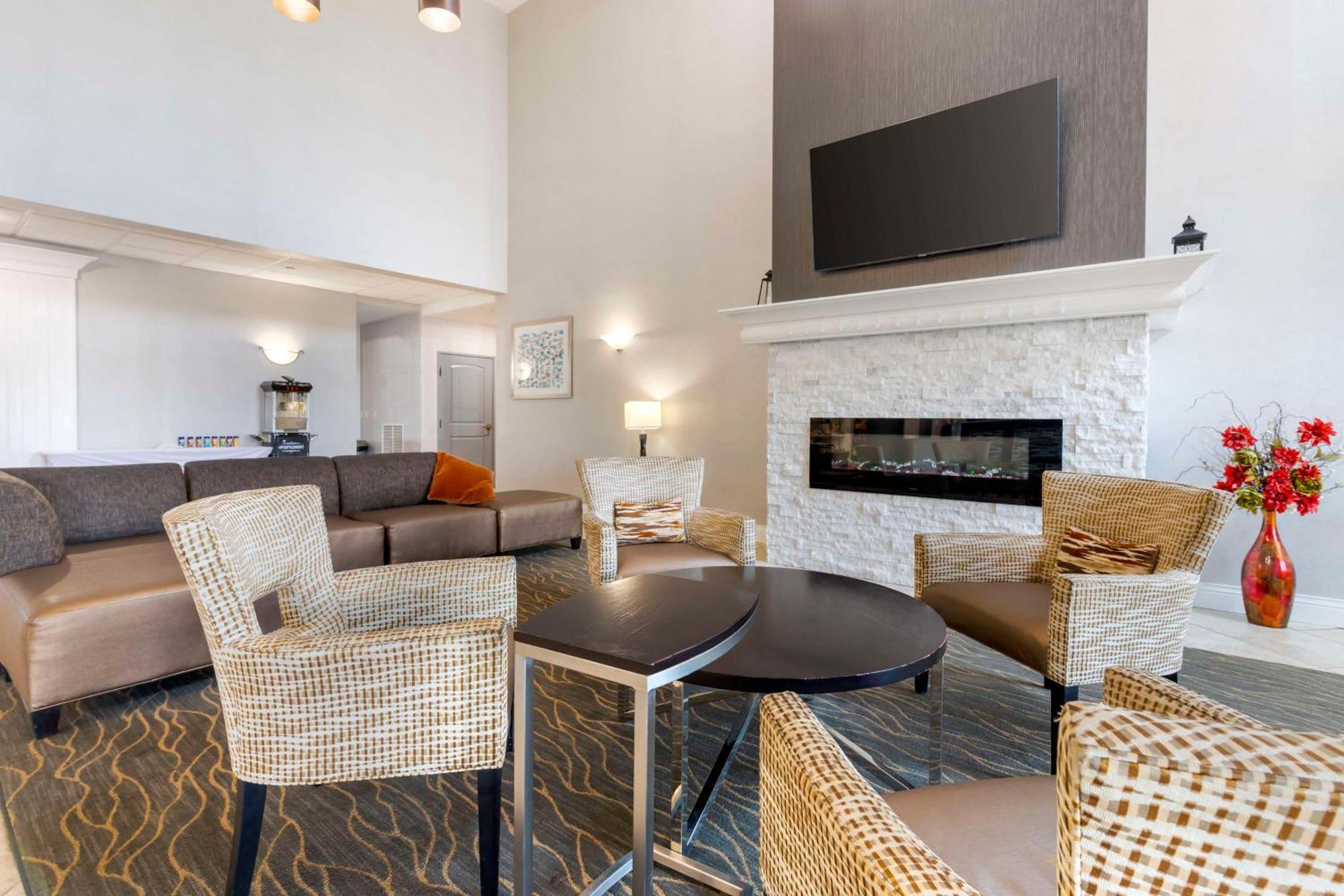 Best Western Plus Appleton Airport Mall Hotel Extérieur photo